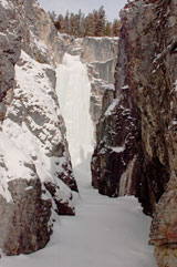Огромный ледопад на правом притоке ручья Мраморного